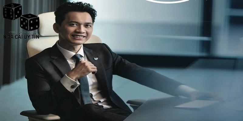 Anh sở hữu tính cách quyết đoán và kiên nhẫn khi điều hành web